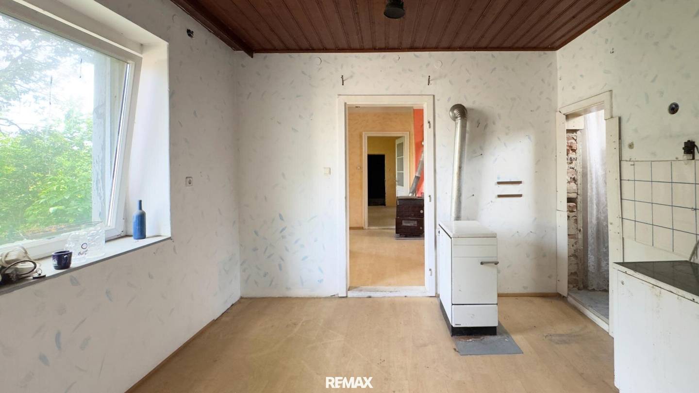 Single-family house in Matzen - Needs renovation, 65 m² living space