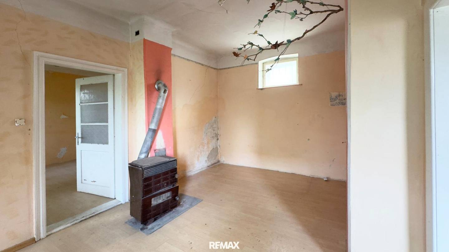 Single-family house in Matzen - Needs renovation, 65 m² living space