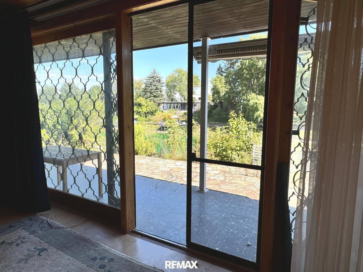 Bathing Bungalow on Leased Land with Direct Canal Access in Groß-Enzersdorf