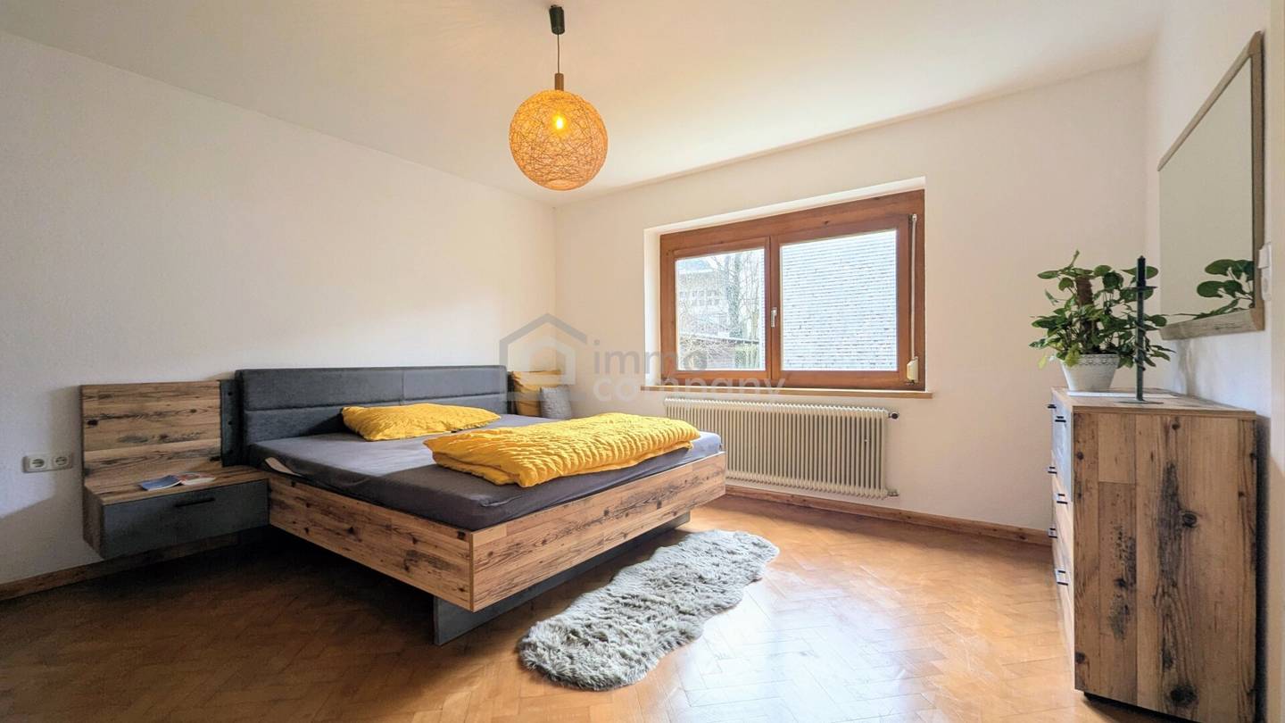 Ground floor apartment with three rooms and garage