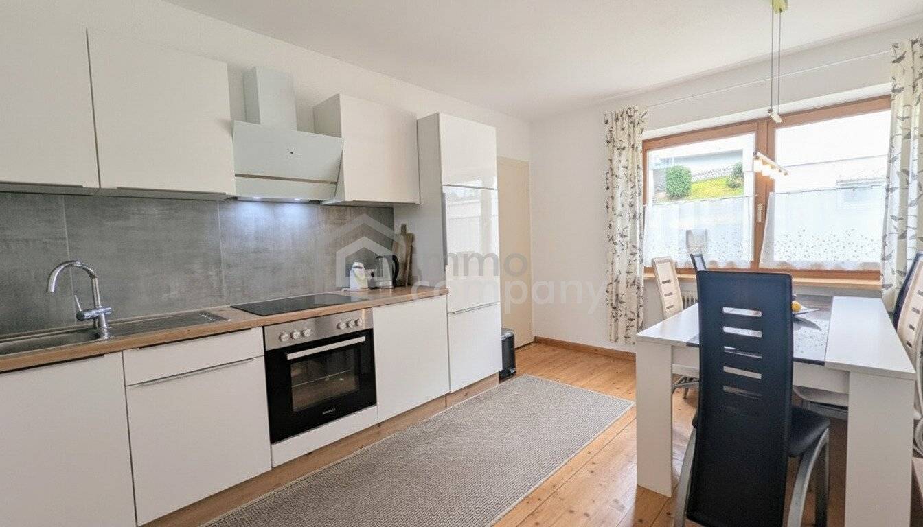 Ground floor apartment with three rooms and garage