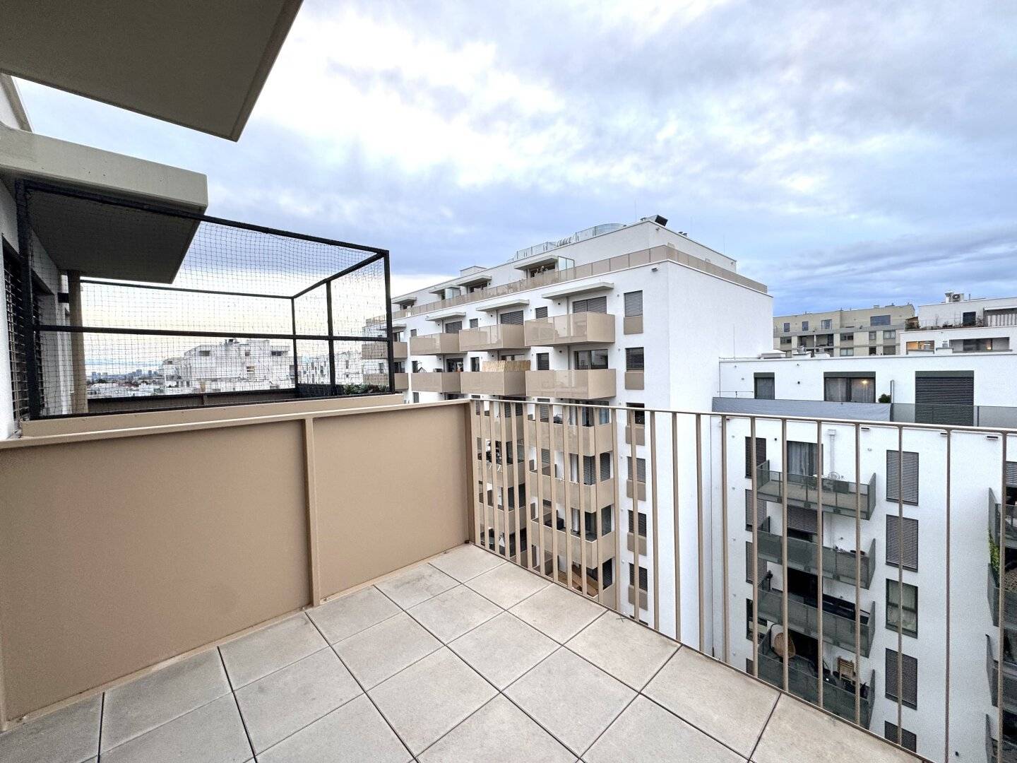 Apartment new build with balcony near U1 Kagraner Platz