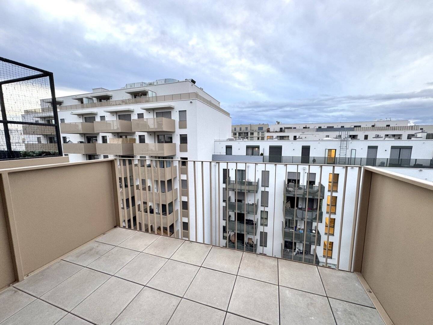 Apartment new build with balcony near U1 Kagraner Platz