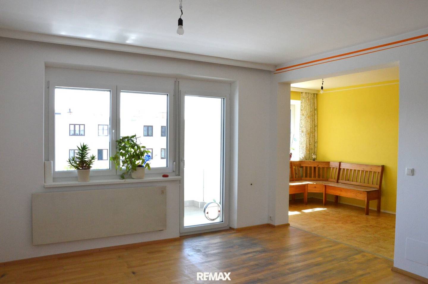 Wohnung am ruhigen Ortsrand mit Loggia Stellplatz
