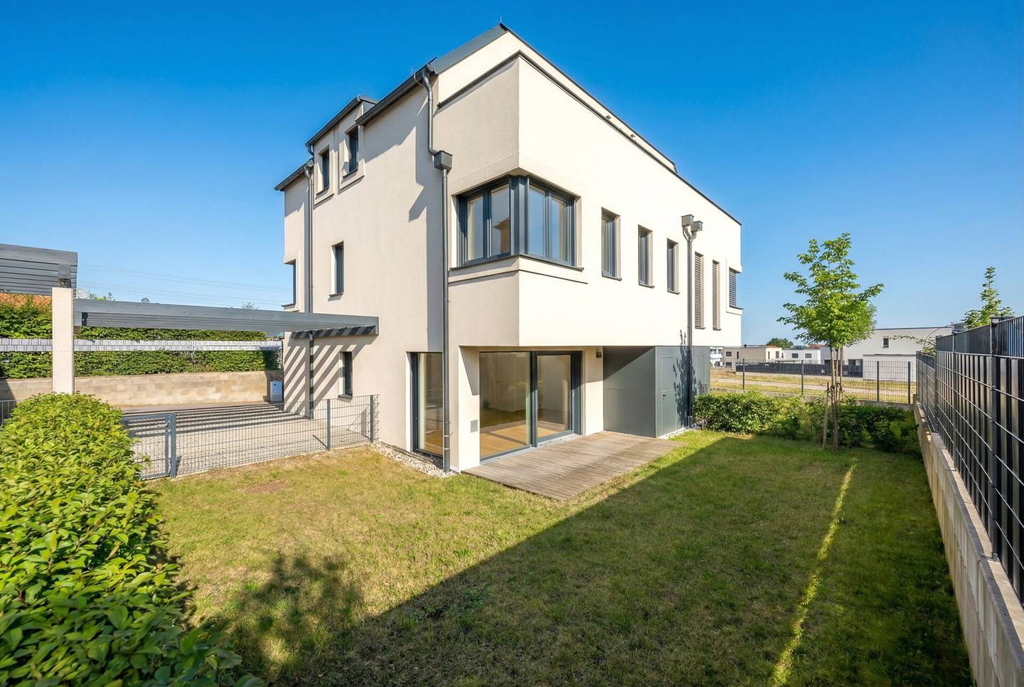 Doppelhaushälfte in Königsbrunn - Neubau mit Terrassen und Garten