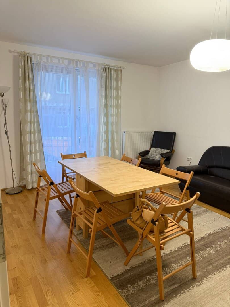 Ground floor apartment near university and shops