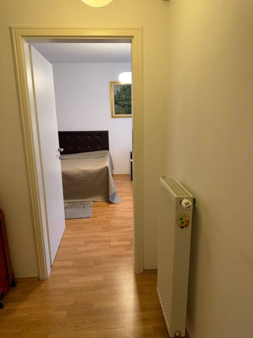 Ground floor apartment near university and shops