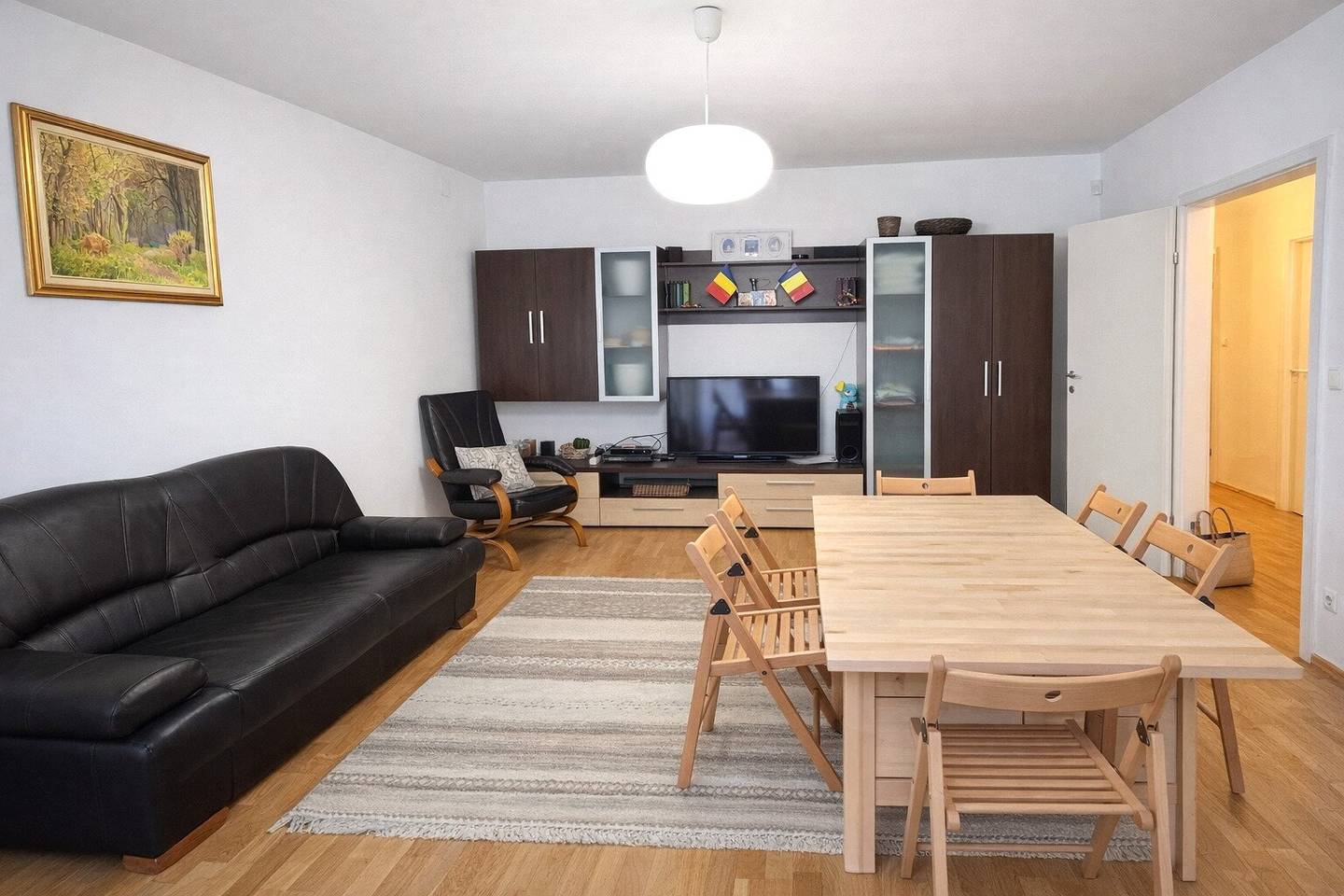 Ground floor apartment near university and shops