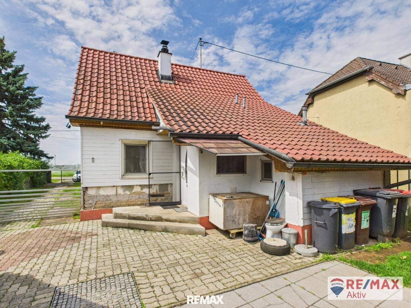 Charmantes Einfamilienhaus aus 1960 mit großem Grundstück in Gänserndorf Süd