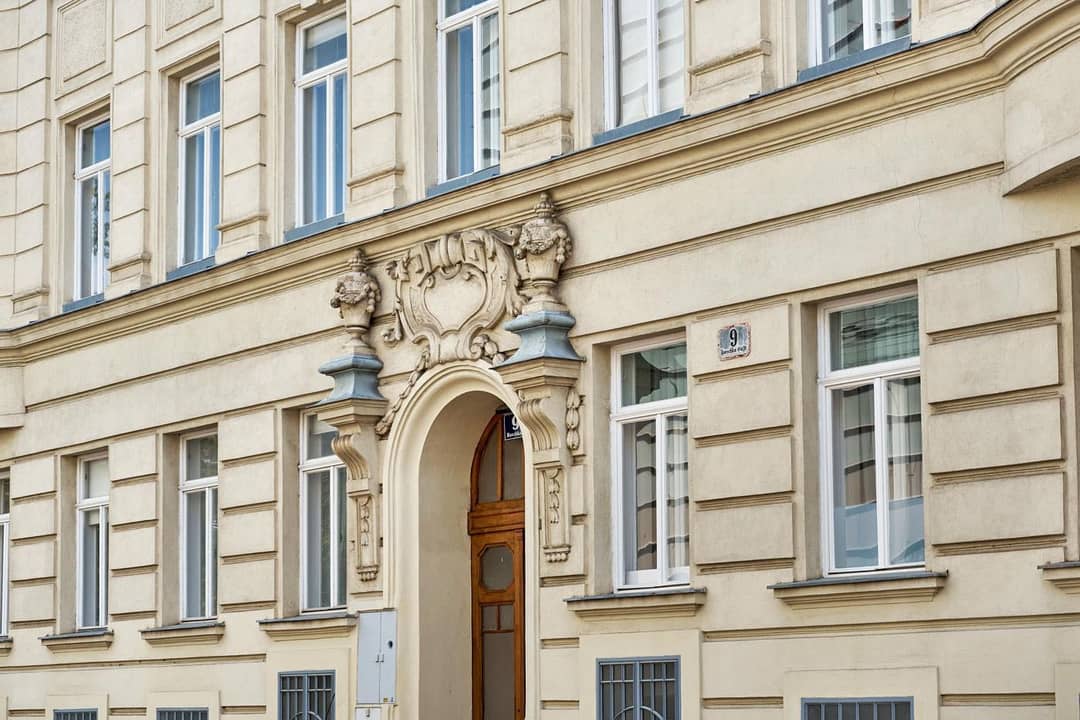 Altbauwohnung nahe Schönbrunn Sanierungsbedarf