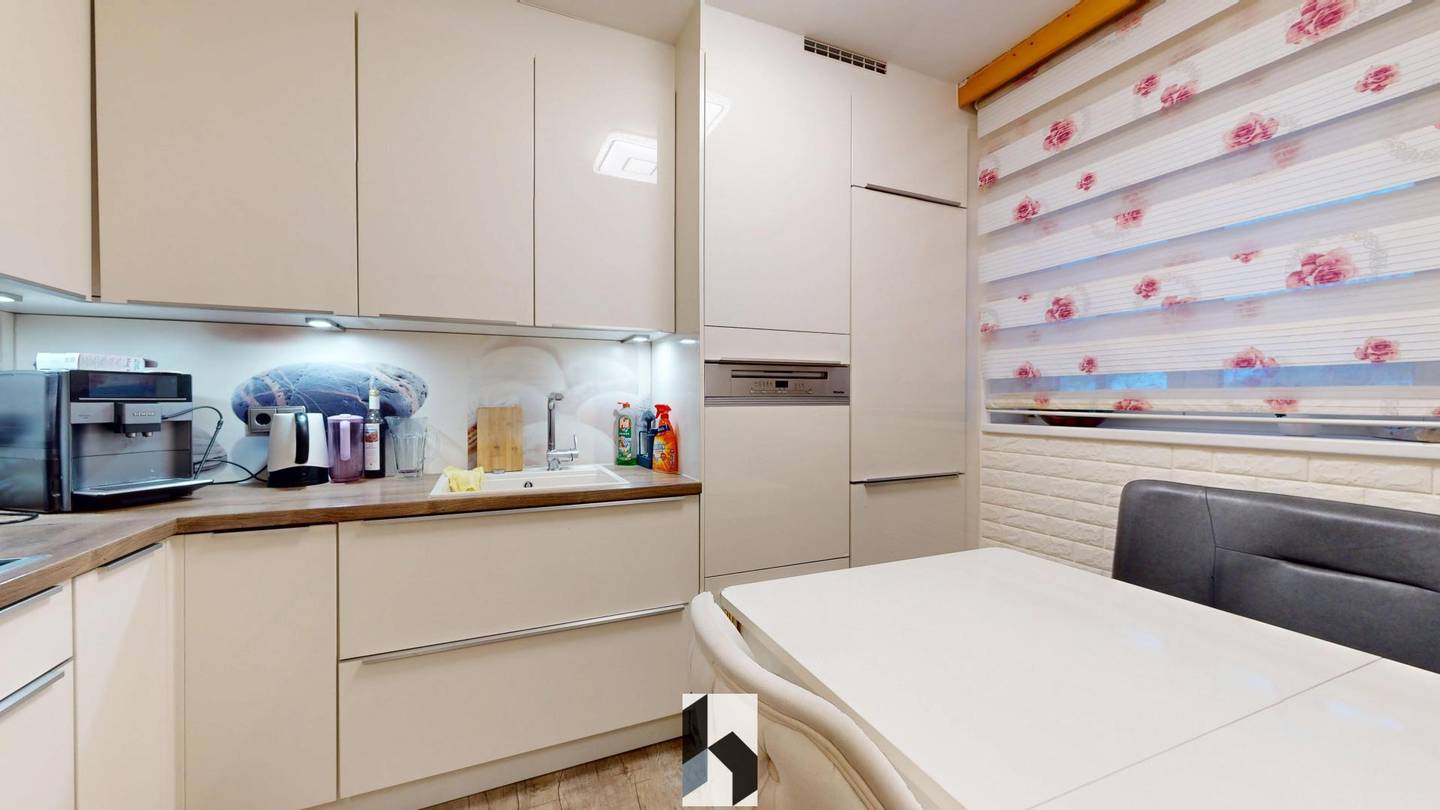 Wohnung im Stadtzentrum mit Balkon teilmöbliert