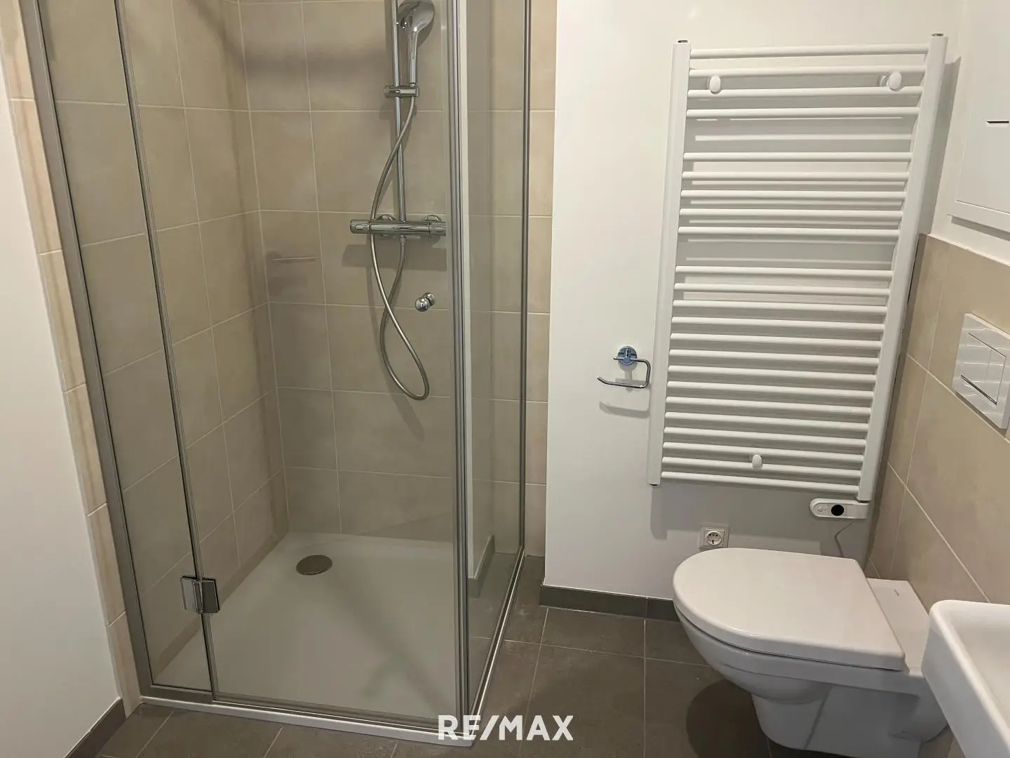 First occupancy provision free Wohnung with loggia
