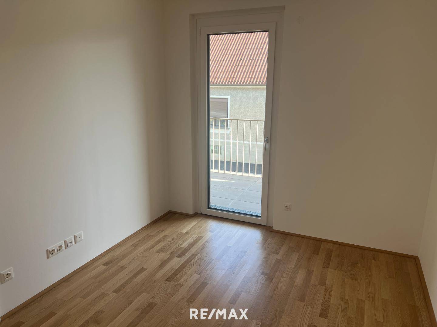 New build apartment with loggia in city center