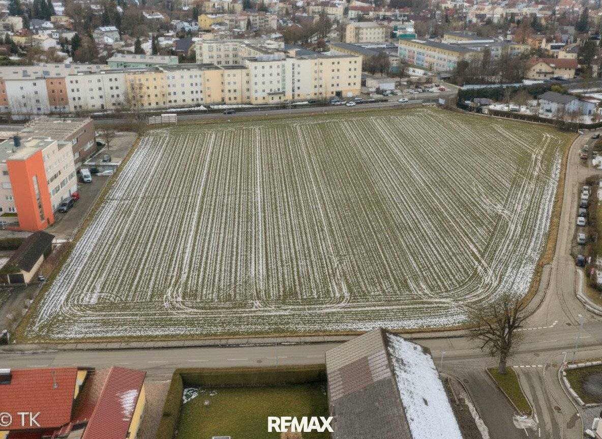 Large building plot in the heart of Braunau
