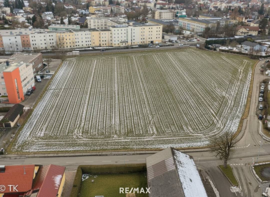 Large building plot in the heart of Braunau