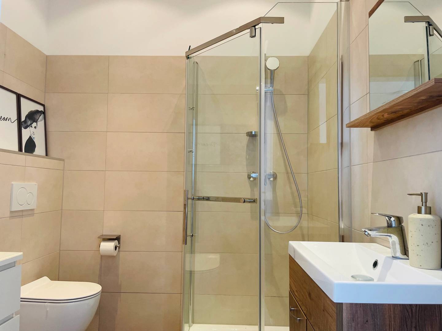 Provisionsfrei: Neu renovierte Gewerbefläche 46m² nahe Landstraße Linz