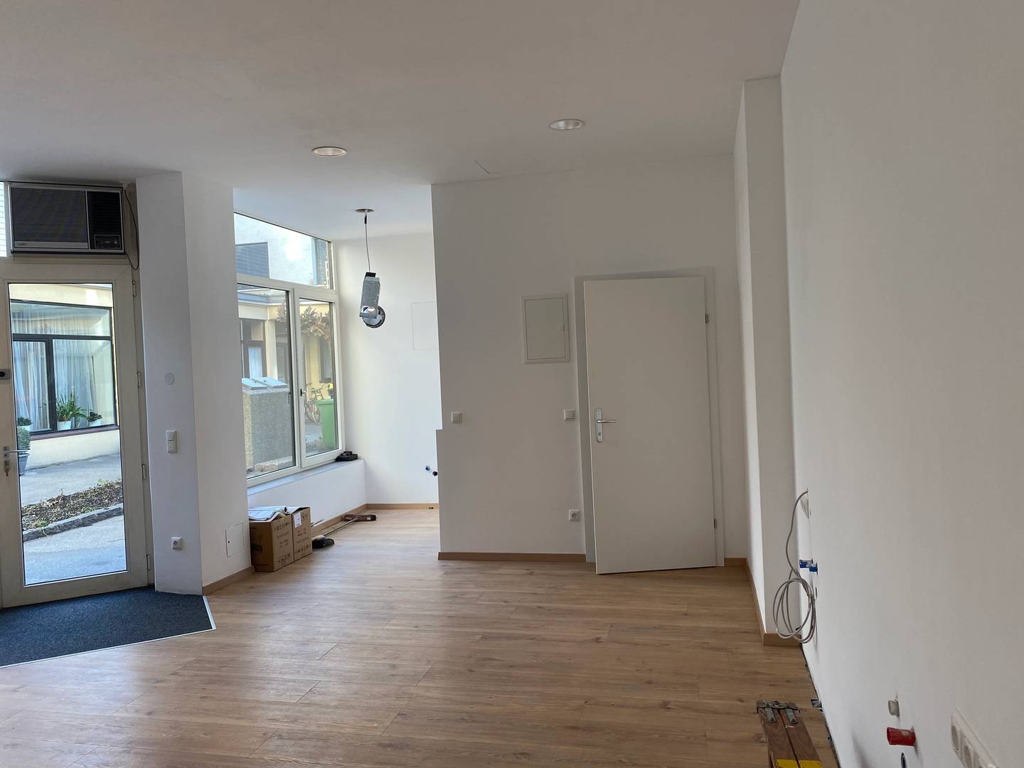 Provisionsfrei: Neu renovierte Gewerbefläche 46m² nahe Landstraße Linz
