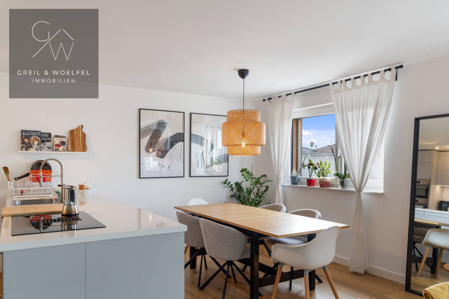 Wohnung mit zwei Balkonen und Fußbodenheizung