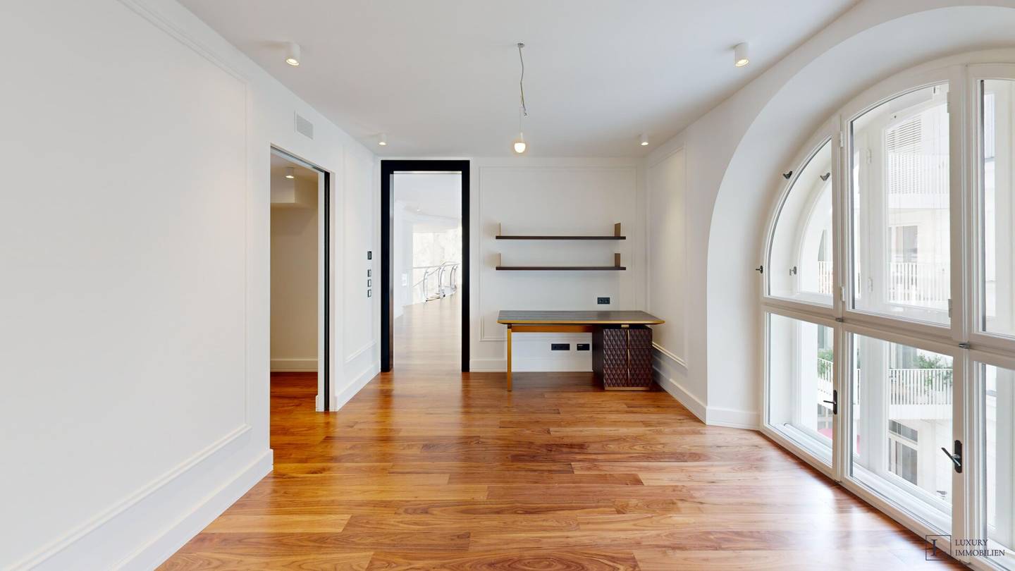 Loft apartment Servitenviertel generous ceiling height