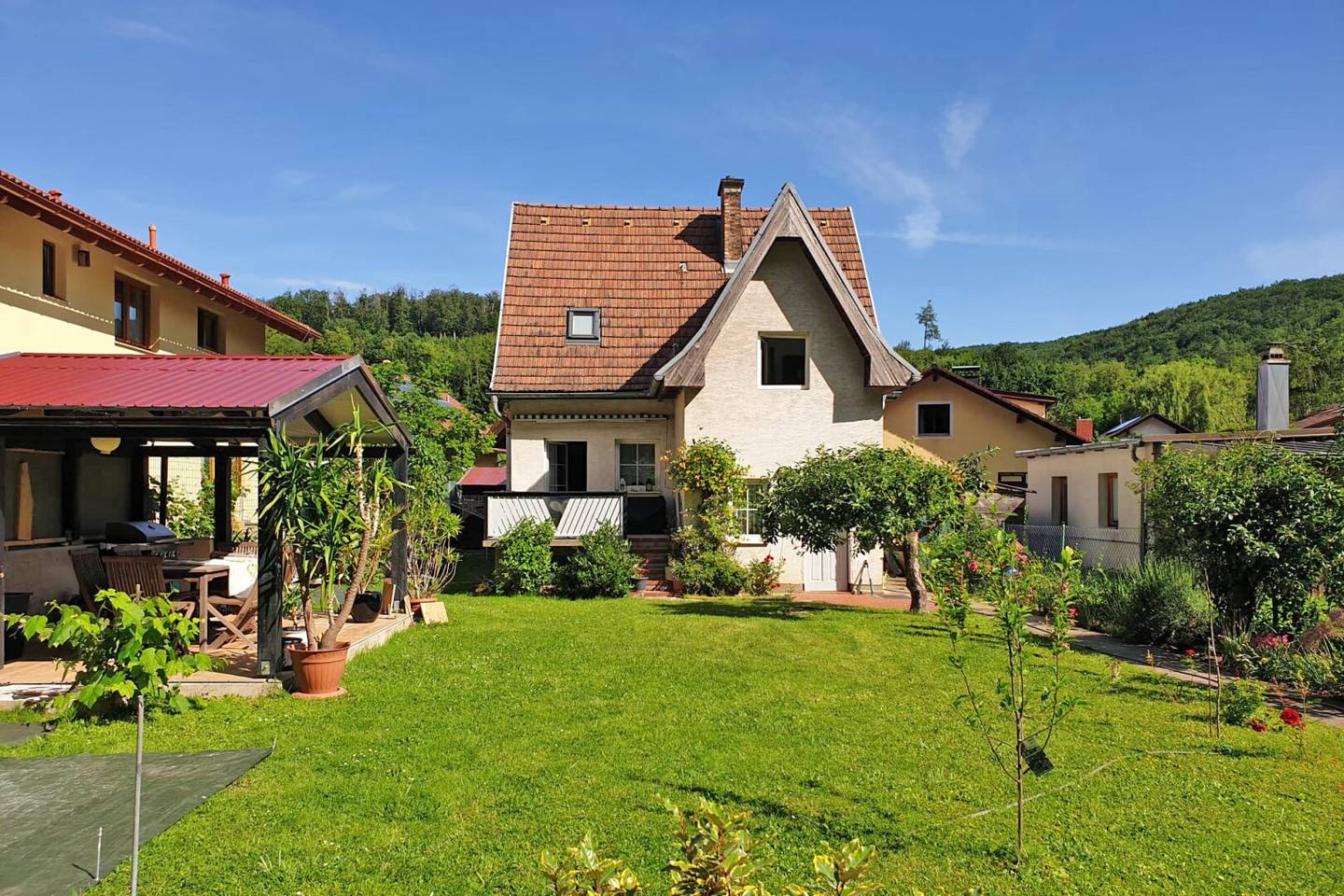 Einfamilienhaus mit Terrasse und Garten am Waldrand in Purkersdorf