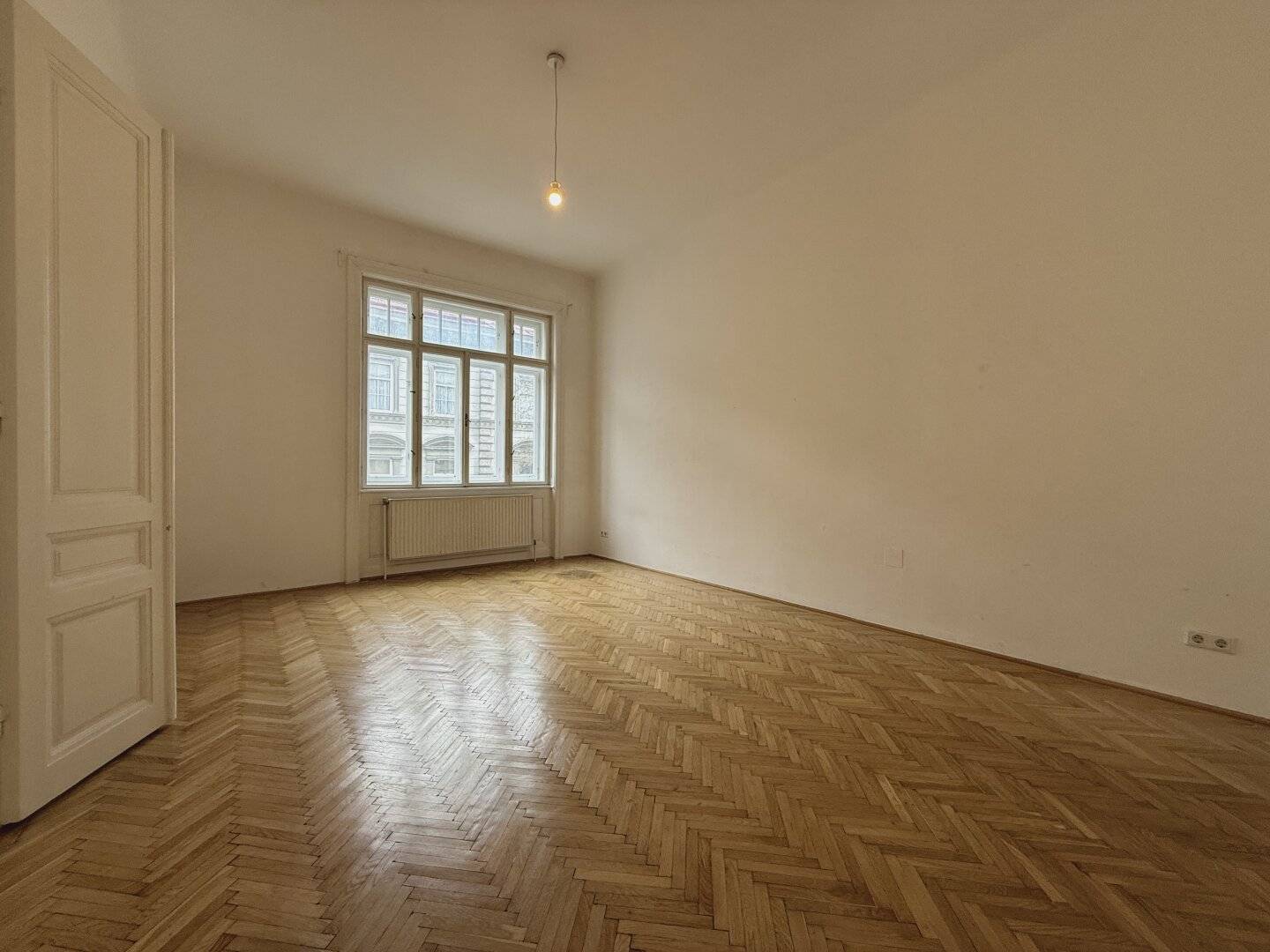 Wiener Altbauflair trifft Top-Mikrolage – Stilvolle 2-Zimmerwohnung mit Lift und toller Aufteilung
