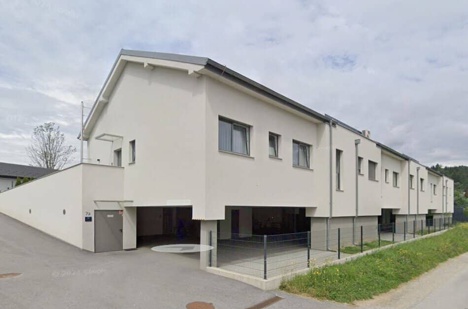 Reihenmittelhaus mit Garten, Dachterrasse und Garagen in Vasoldsberg