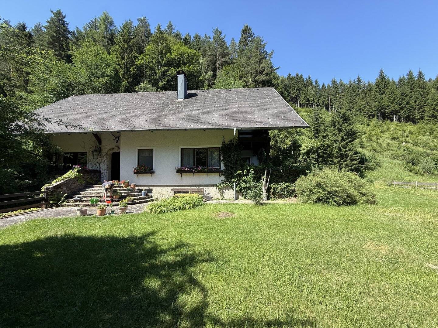 Gutenstein - Klostertal: Ehemaliges Jagdhaus mit 2.065 m² Grundstück