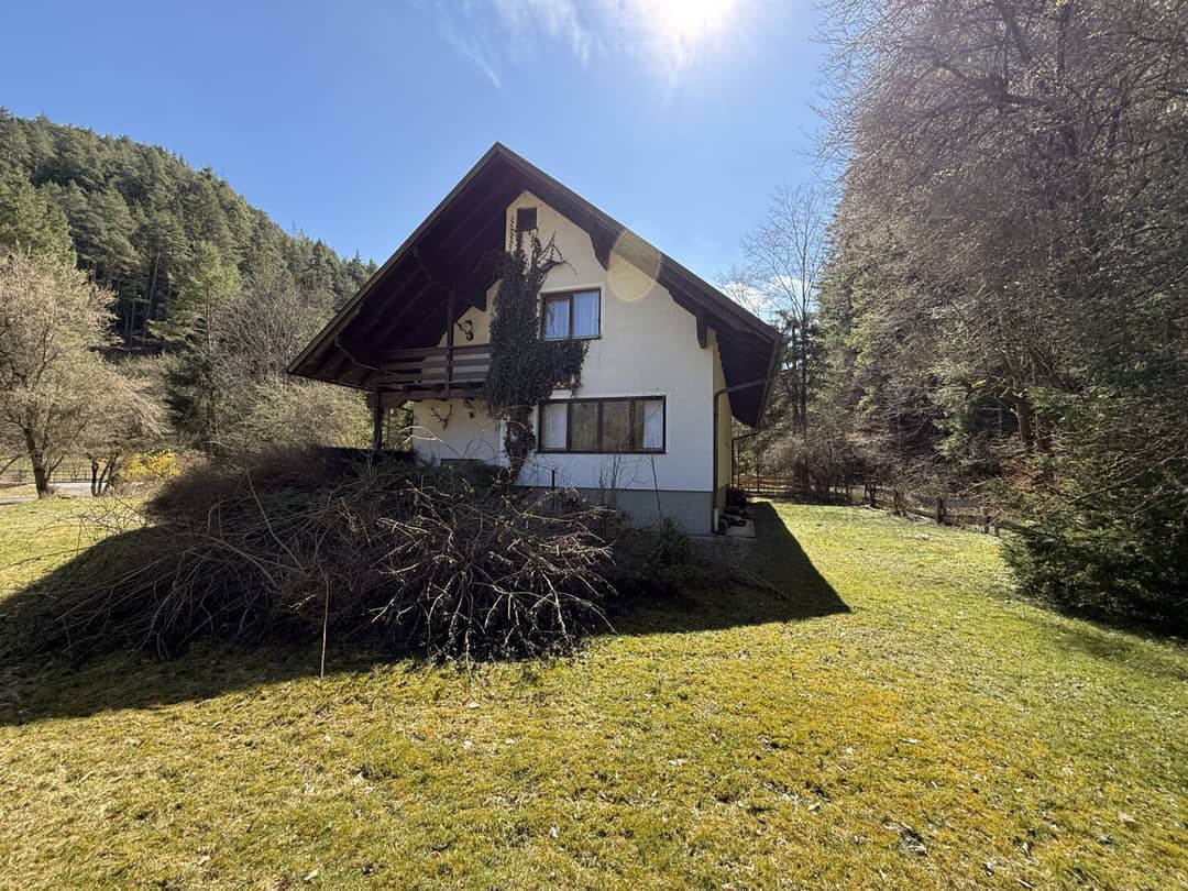 Gutenstein - Klostertal: Ehemaliges Jagdhaus mit 2.065 m² Grundstück