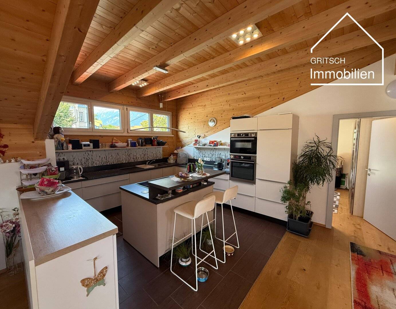 HALL - Exklusive Maisonette - Dachgeschosswohnung mit Südterrasse