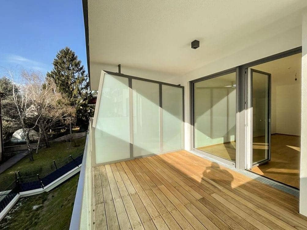 Apartment in first occupancy with open living kitchen and terrace