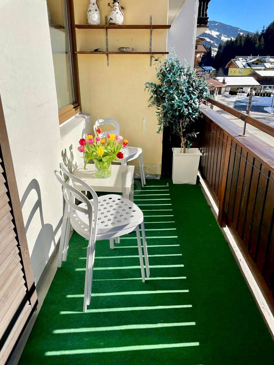 Apartment close to ski lift with sunny balcony