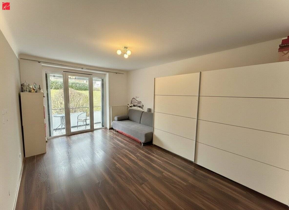 Graz Zentrum: Geräumige 4,5-Zimmer-Wohnung mit Balkon im Erdgeschoss