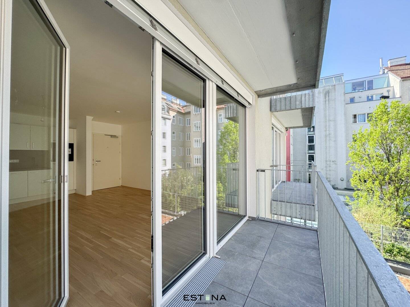 Neubau Wohnung Erstbezug Tiefgarage Balkon