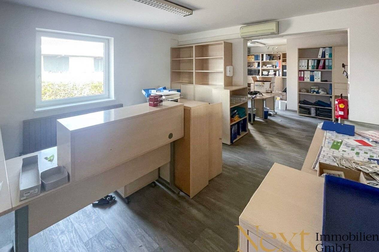 Spacious warehouse with office and outdoor area in Pasching