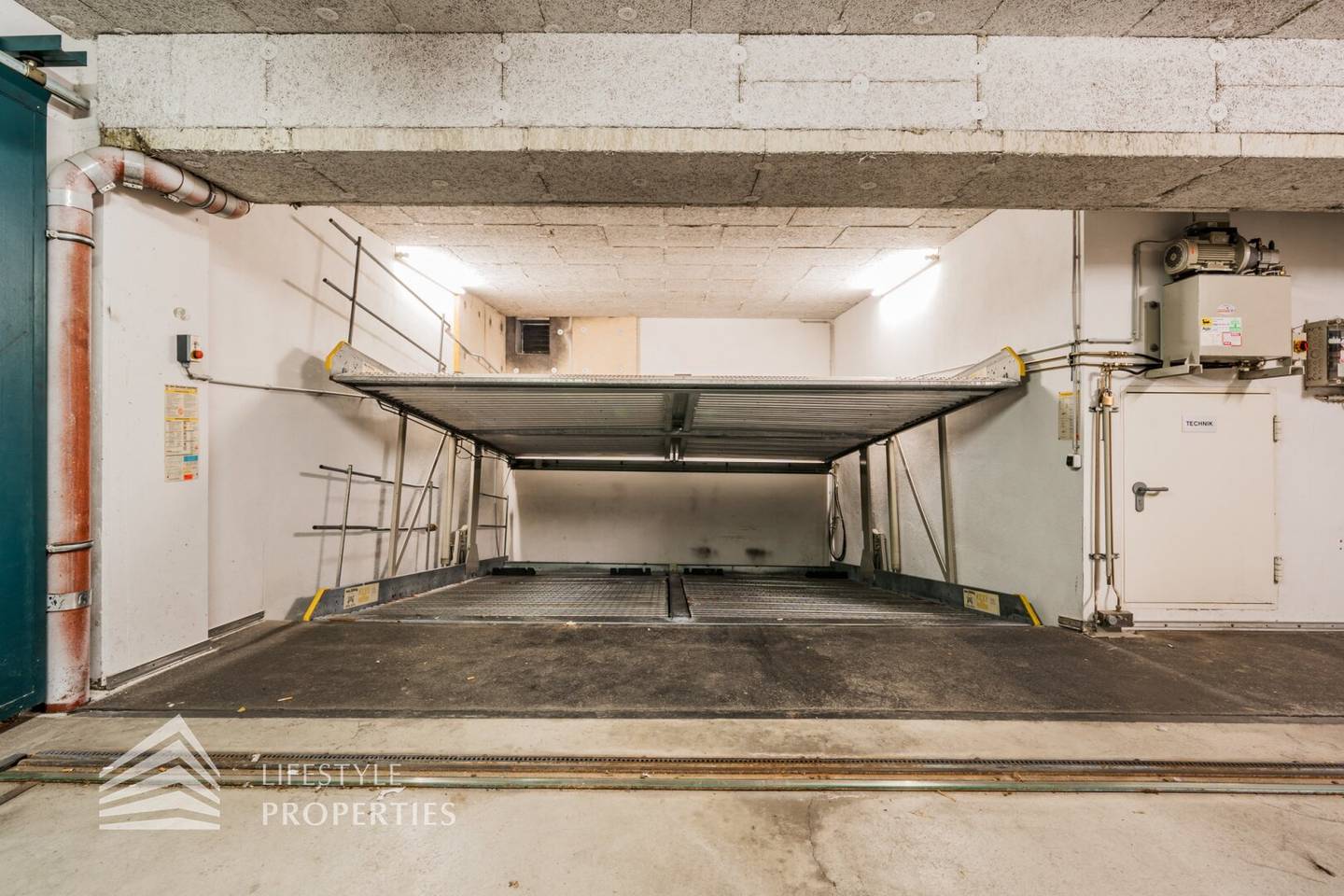 Garage parking space in prime location in Vienna's 18th district
