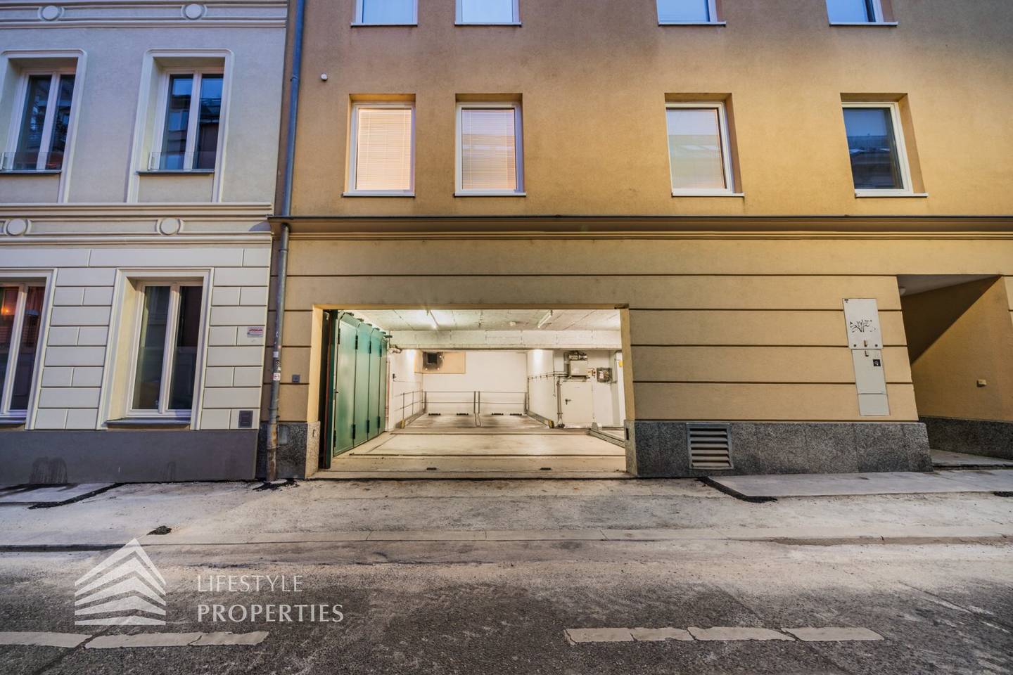 Garage parking space in prime location in Vienna's 18th district