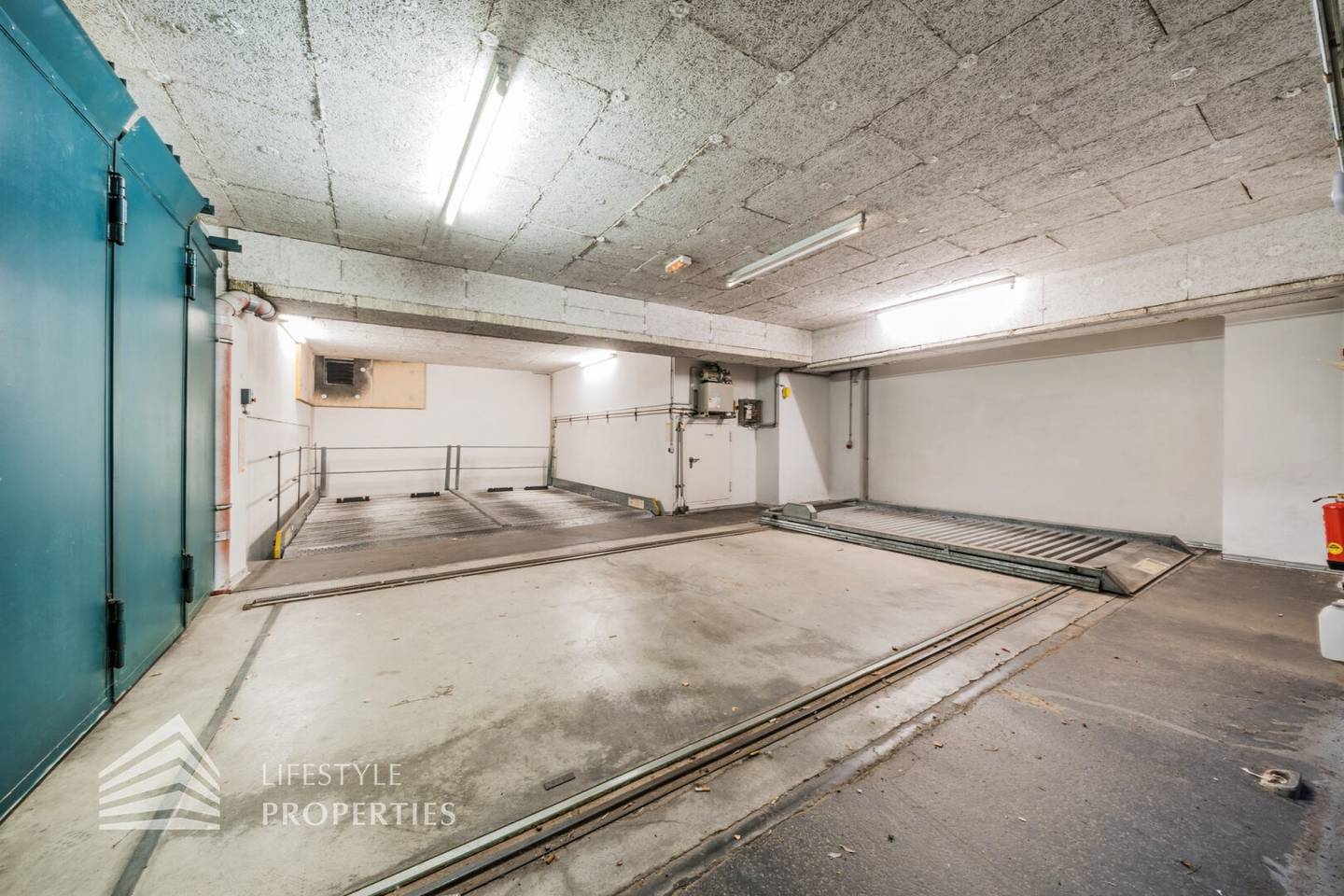 Garage parking space in prime location in Vienna's 18th district
