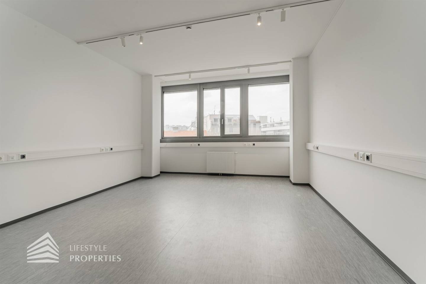 Attractive 6-Room Office/Practice near Enkplatz
