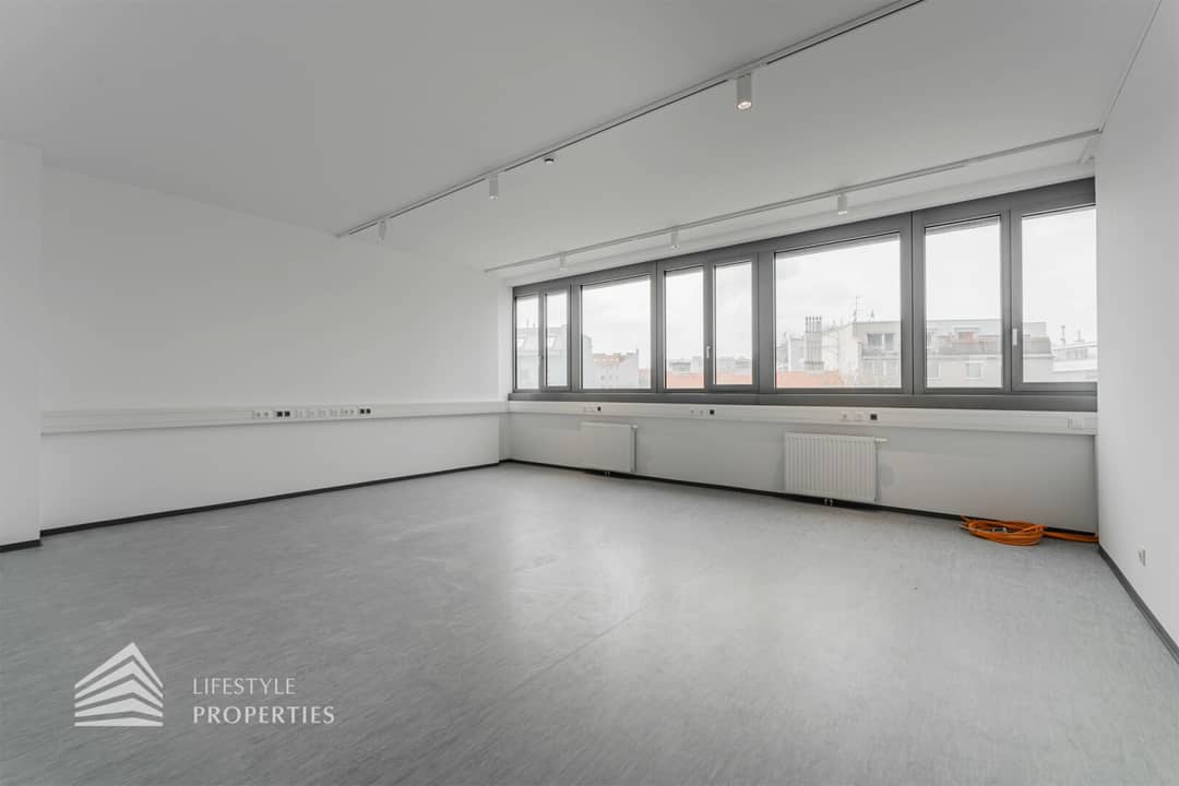 Attractive 6-Room Office/Practice near Enkplatz