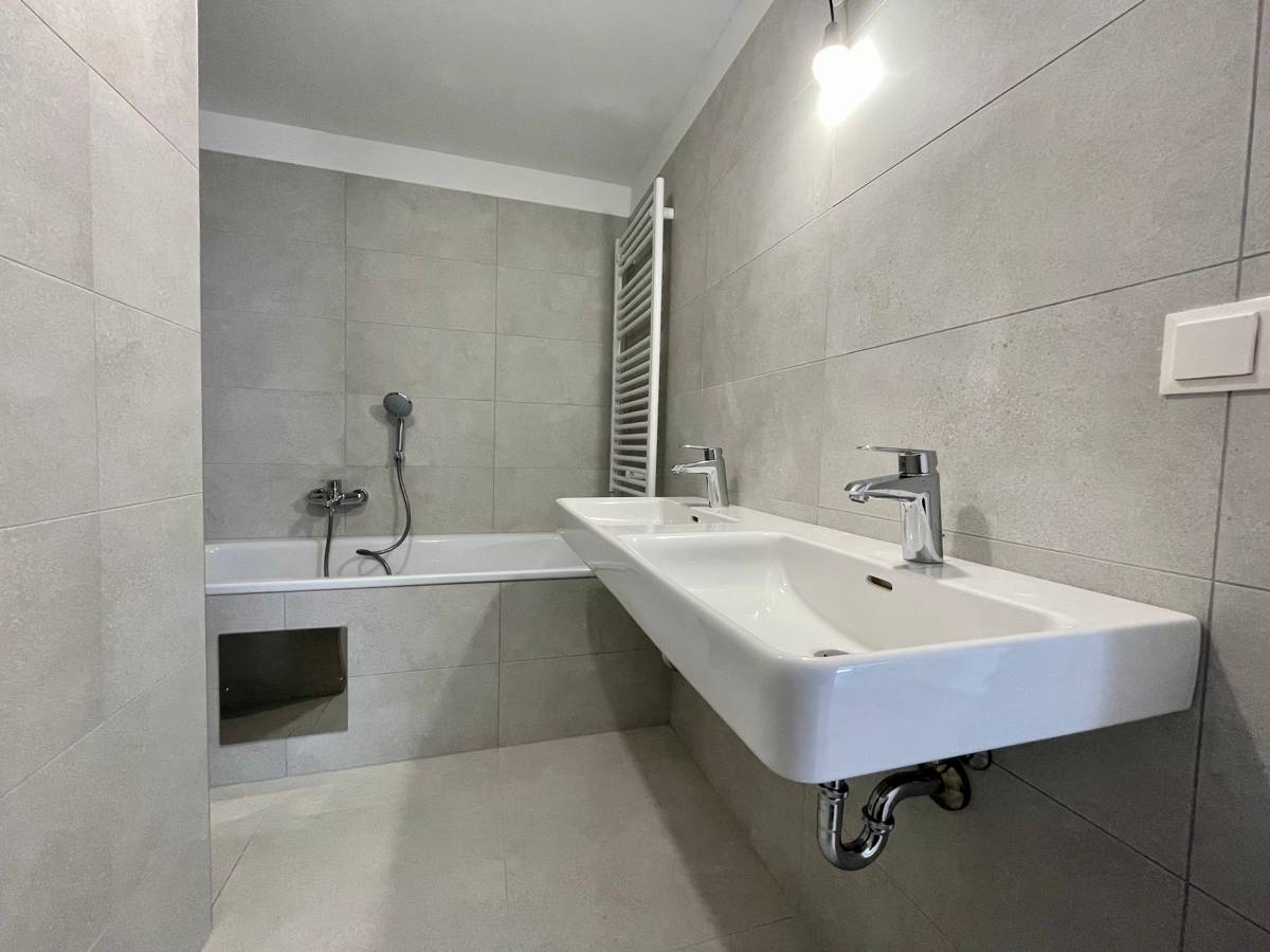 Apartment first occupancy balcony Shopping City Süd