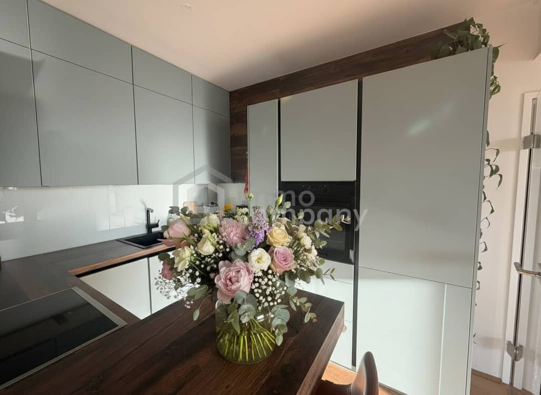 Wohnung Moderne Ausstattung mit Balkon