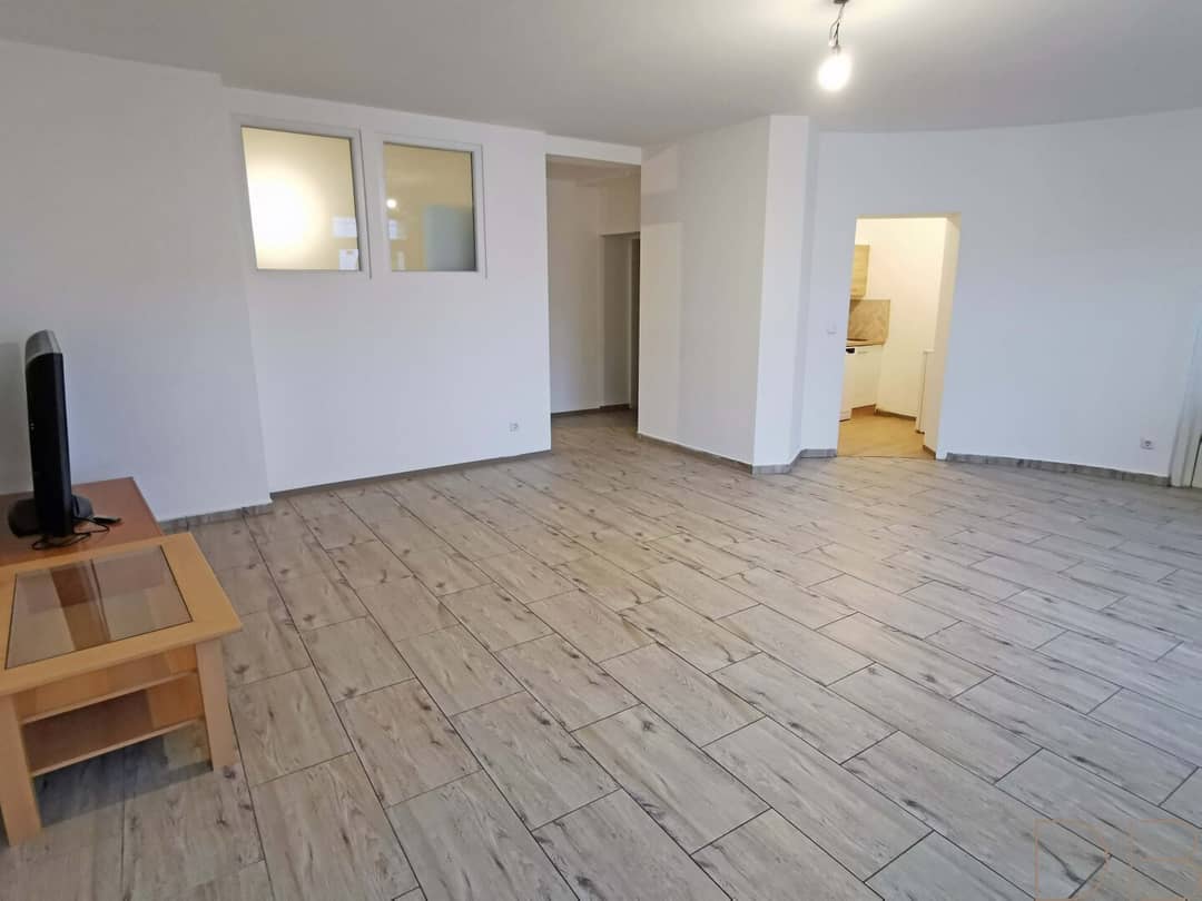 Barrier-free 2-room commercial unit/office in quiet side street, Bruck an der Leitha