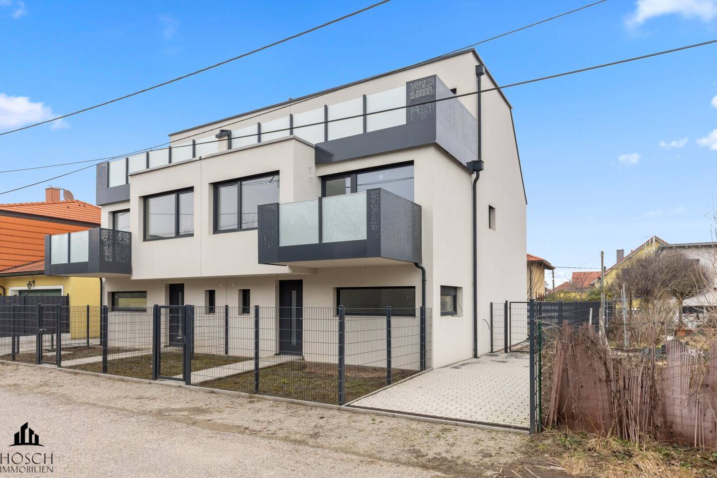 Exclusive Semi-Detached House in Vienna Seestadt Aspern | Private Garden, Rooftop Terrace