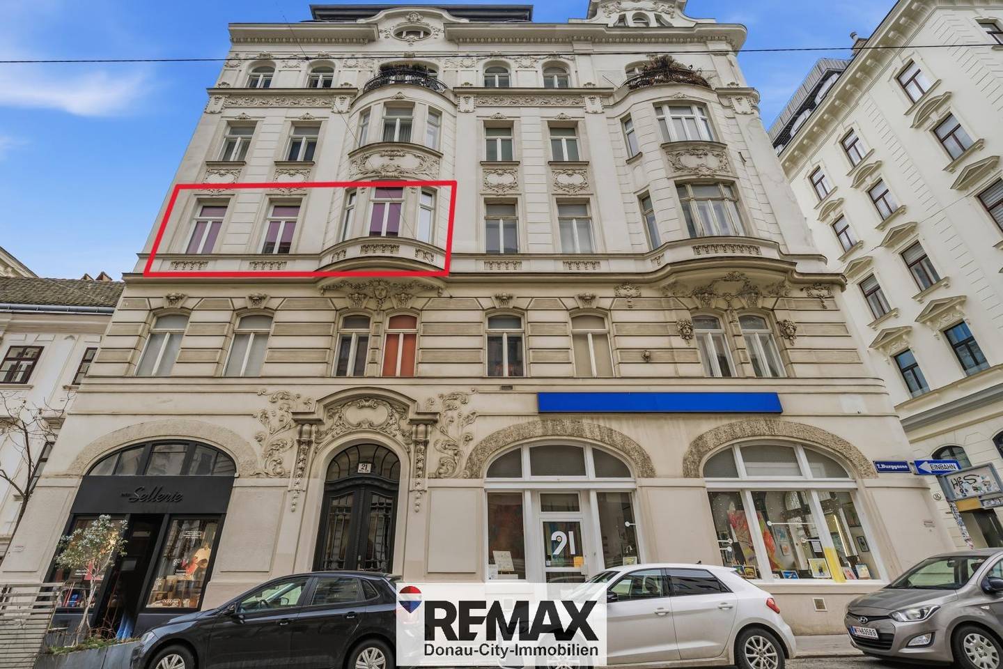 Elegant Historic Apartment in Spittelberg with Museum and Theater Views