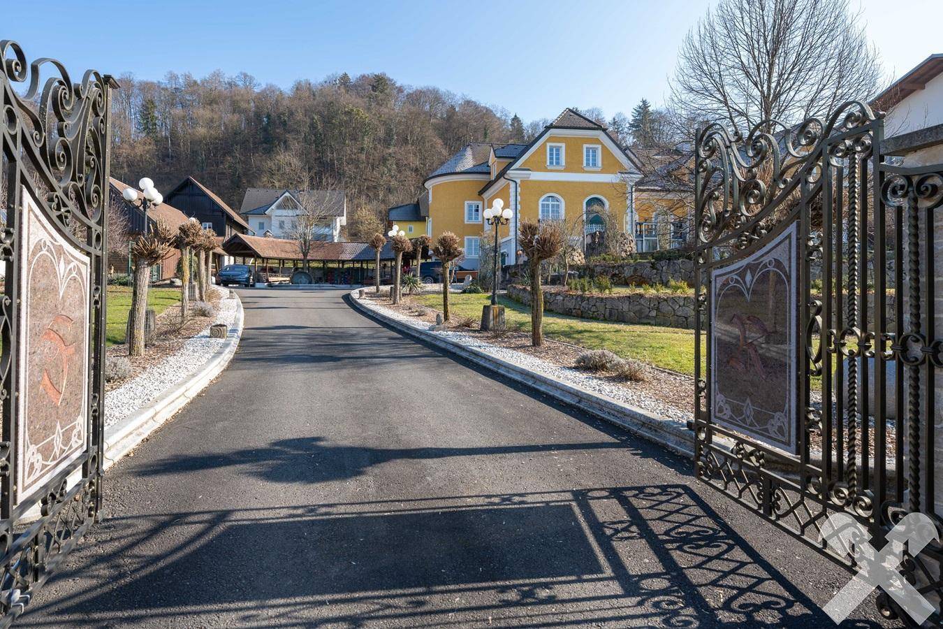 Luxusvilla auf 4.898 m² Grundstück in Wolfsberg im Schwarzautal