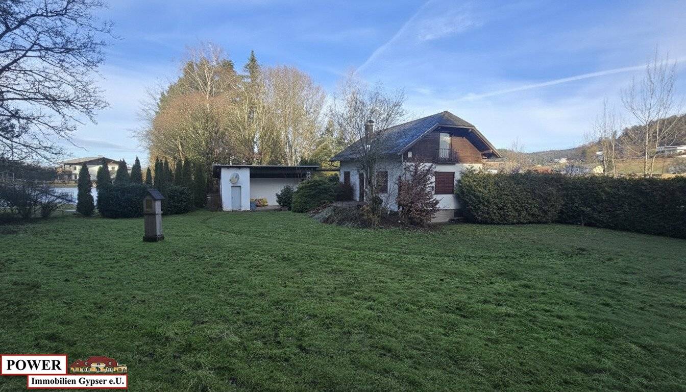 Single-family house in quiet forest-edge location near Mattighofen