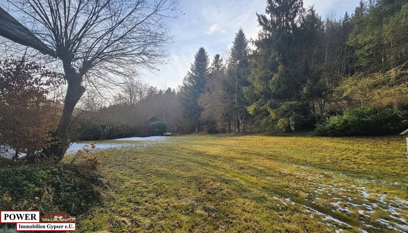 Single-family house in quiet forest-edge location near Mattighofen