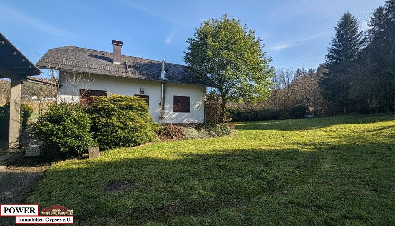 Single-family house in quiet forest-edge location near Mattighofen