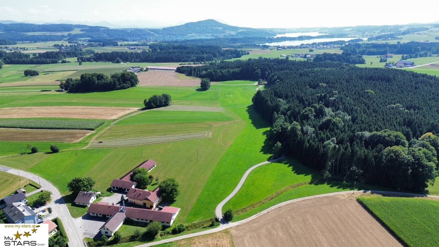 Well-maintained house in Palting near Mattsee with garden, roof terrace and carport