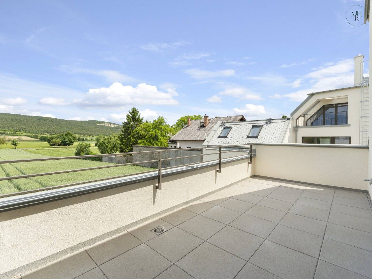 Dachgeschosswohnung mit Blick in die Weinberge